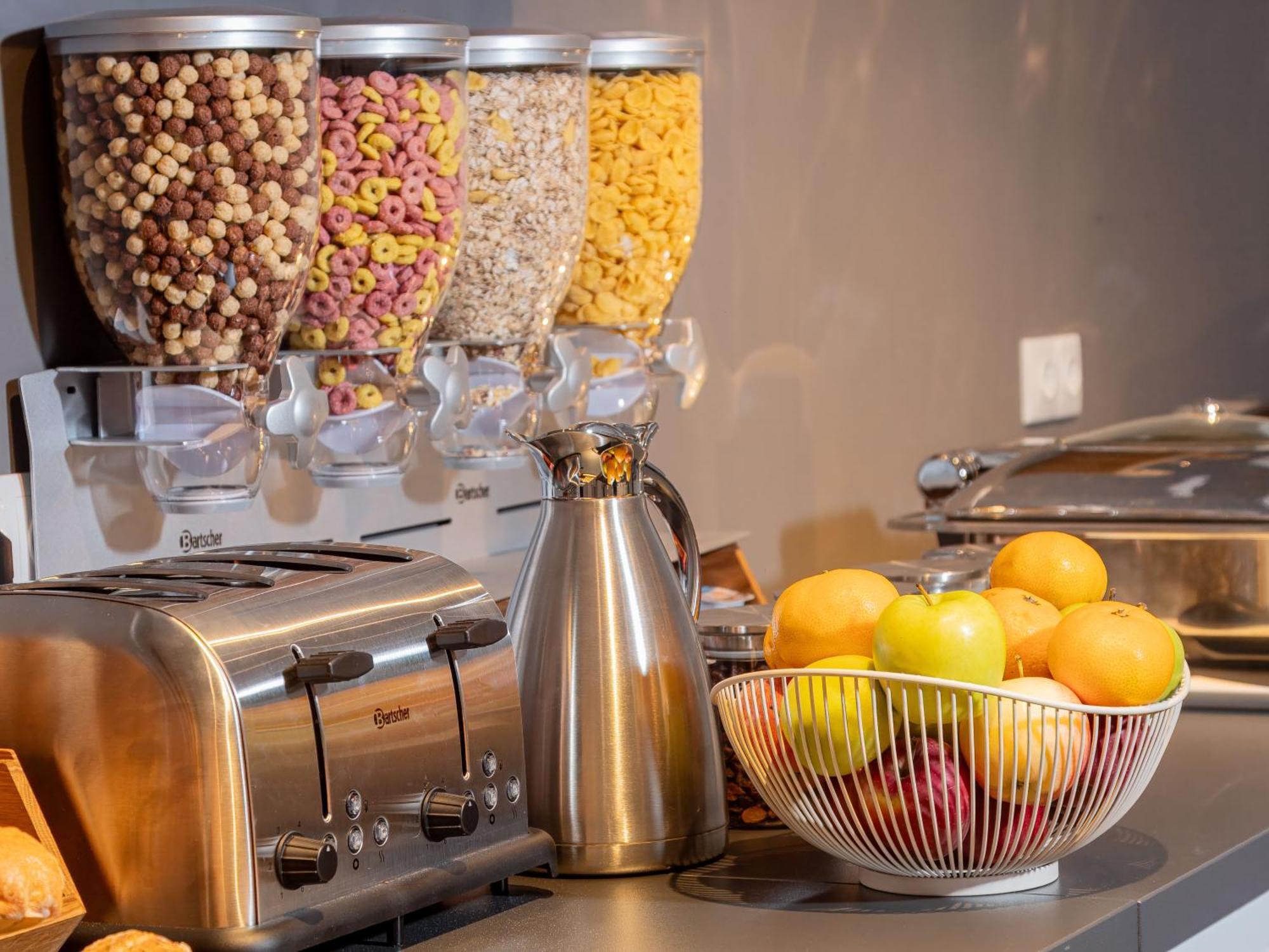 Ta Collection Hotel Chisinau Ngoại thất bức ảnh