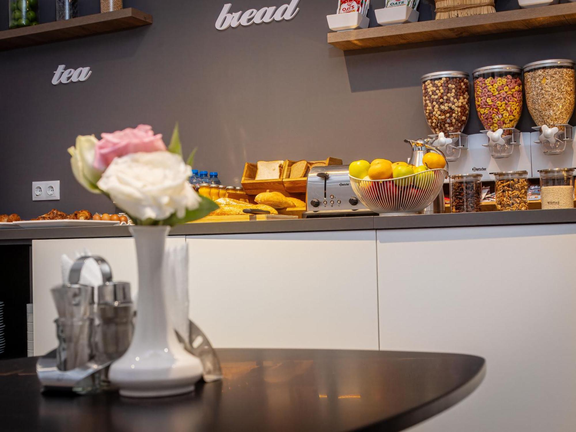 Ta Collection Hotel Chisinau Ngoại thất bức ảnh