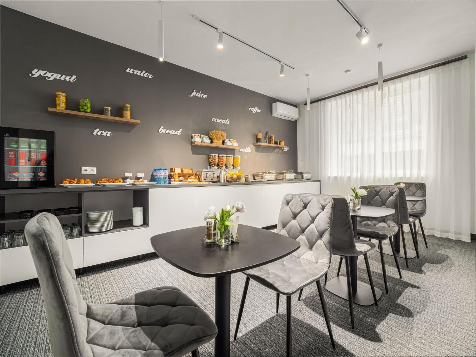 Ta Collection Hotel Chisinau Ngoại thất bức ảnh