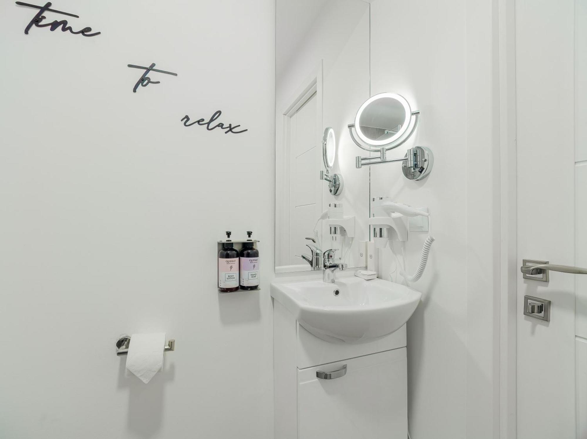 Ta Collection Hotel Chisinau Ngoại thất bức ảnh