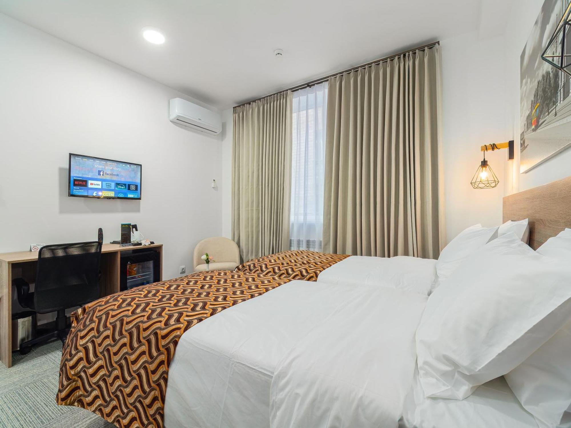 Ta Collection Hotel Chisinau Ngoại thất bức ảnh